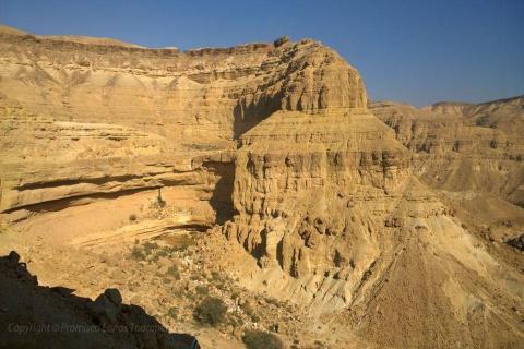 skyline kraters in de Negev woestijn